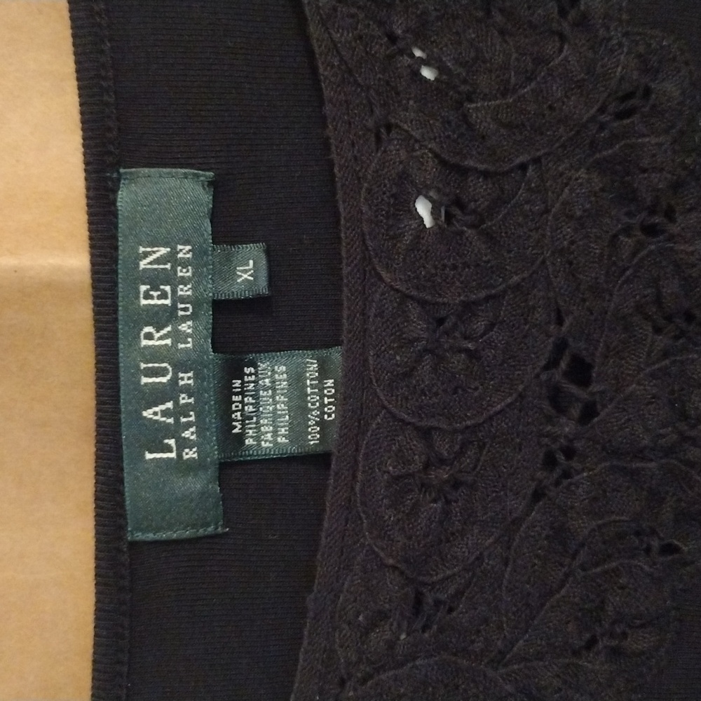 Black top - Picture 2 of 2